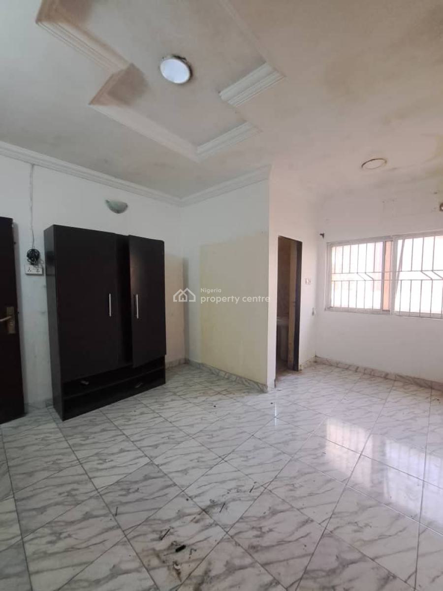Luxury Well Maintained and Spacious 3 Bedroom Flat Upstairs, Olarenwaju Street Salem, Ikate Elegushi, Lekki, Lagos, Flat / Apartment for Rent