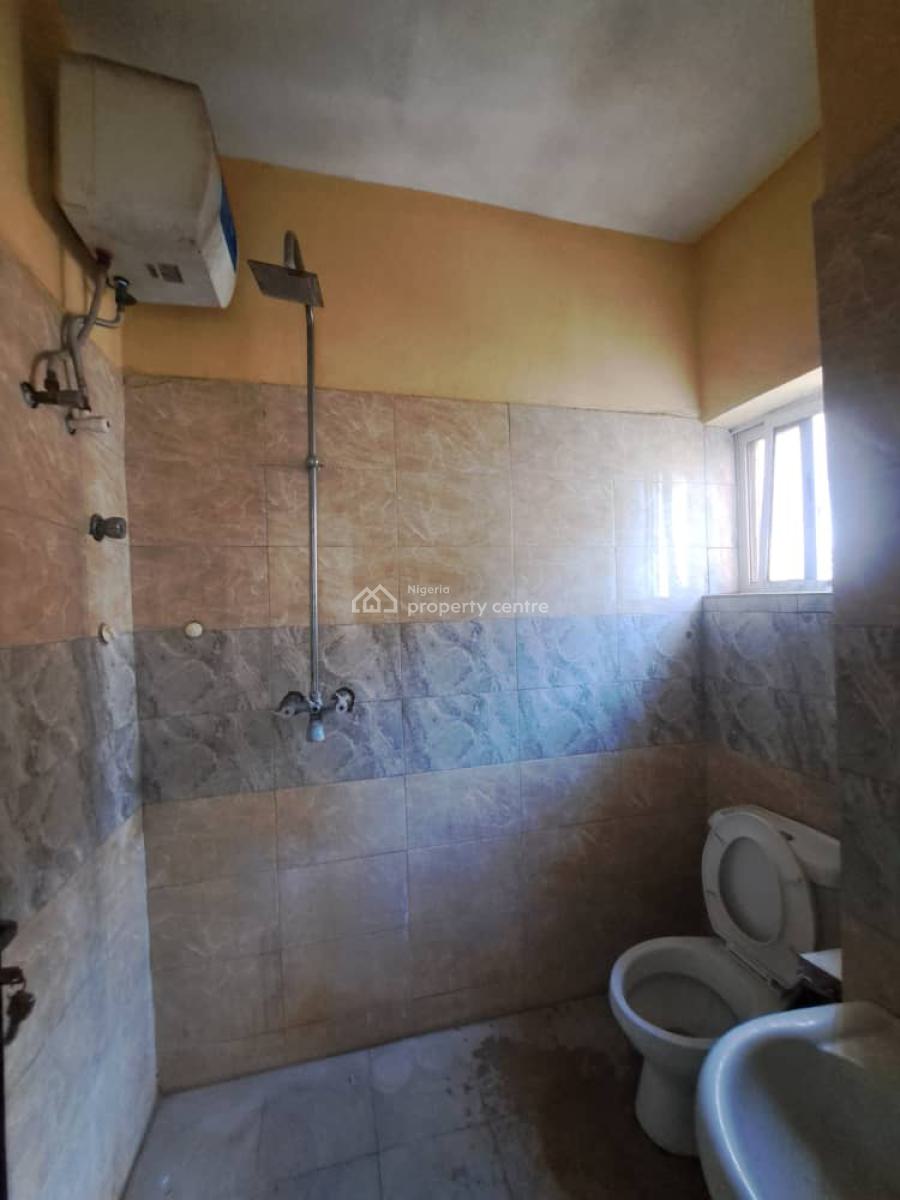 Luxury Well Maintained and Spacious 3 Bedroom Flat Upstairs, Olarenwaju Street Salem, Ikate Elegushi, Lekki, Lagos, Flat / Apartment for Rent