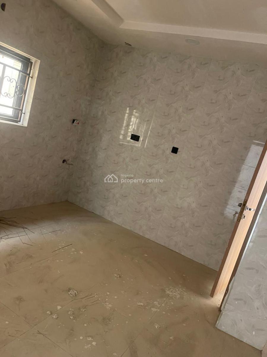 2 Bedroom Flat, Gilmore, Jahi, Abuja, Block of Flats for Sale