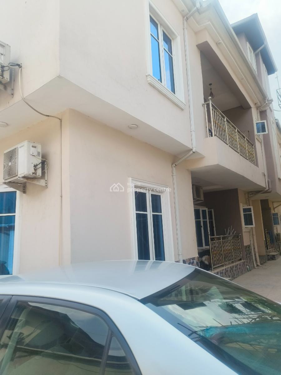 Neatly Used 3 Bedrooms  to Be Vacant December Ending, Gbagada Phase 2 Gra, Gbagada, Lagos, Flat / Apartment for Rent