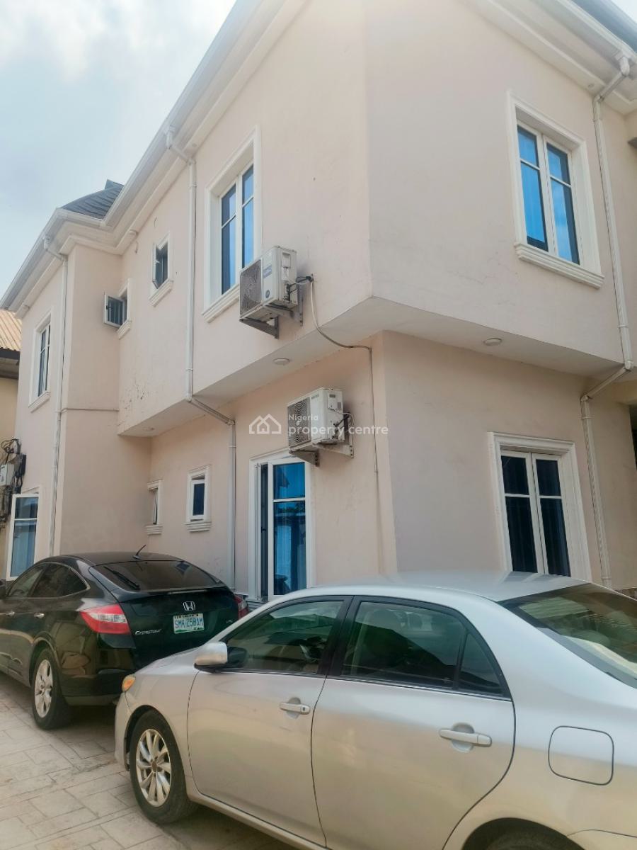 Neatly Used 3 Bedrooms  to Be Vacant December Ending, Gbagada Phase 2 Gra, Gbagada, Lagos, Flat / Apartment for Rent