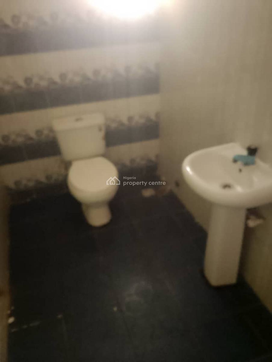 a 2 Bedroom Pop Standalone Apartment, Lucky Fiber Road, Ikorodu, Lagos, Flat / Apartment for Rent