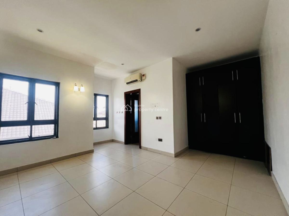 Exquisite 3 Bedroom Apartment, Lekki Phase 1, Lekki, Lagos, Flat / Apartment for Rent