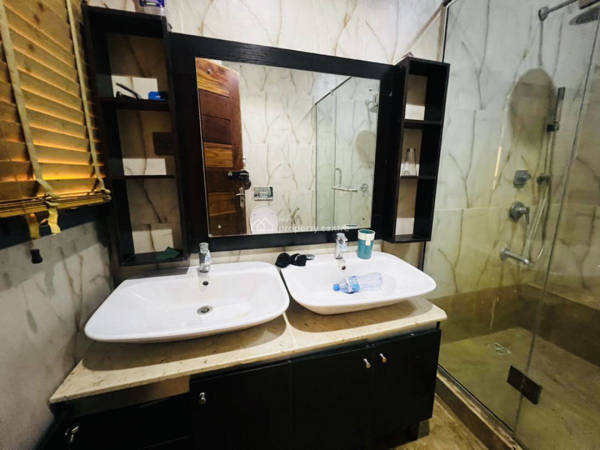 Exquisite 3 Bedroom Apartment, Lekki Phase 1, Lekki, Lagos, Flat / Apartment for Rent