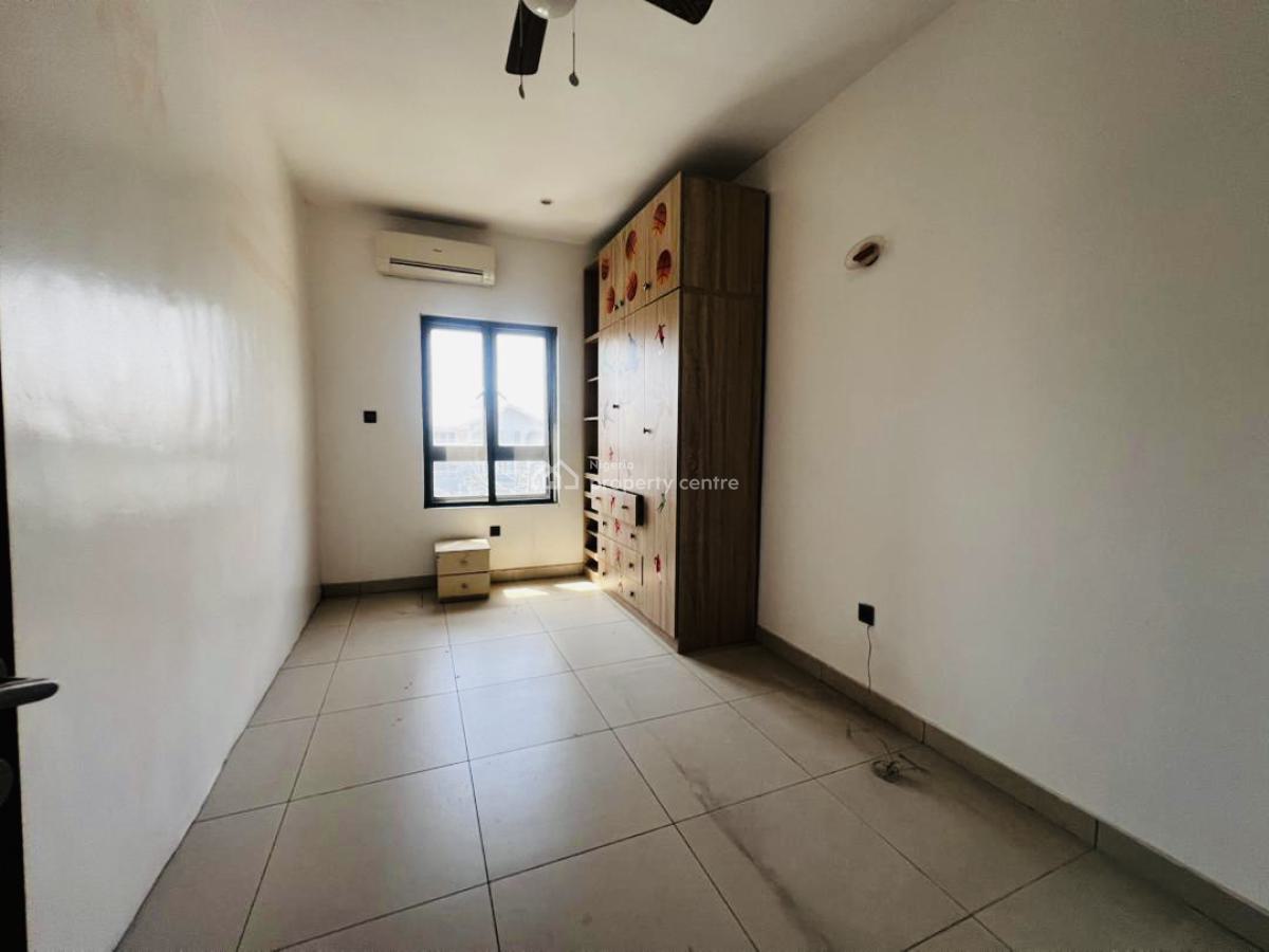 Exquisite 3 Bedroom Apartment, Lekki Phase 1, Lekki, Lagos, Flat / Apartment for Rent