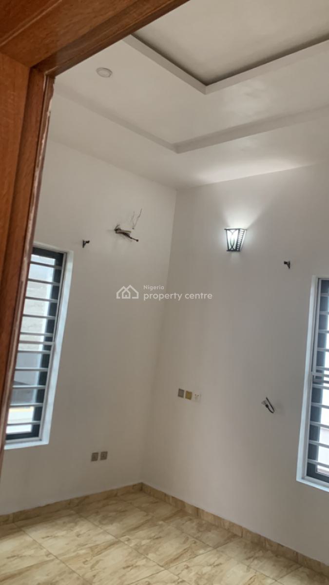 Luxury and Fully Serviced Single Bedroom Studio Apartment Upstairs, Spring Bay Estate Orchid Road Lekki, Lekki Expressway, Lekki, Lagos, Self Contain (single Rooms) for Rent