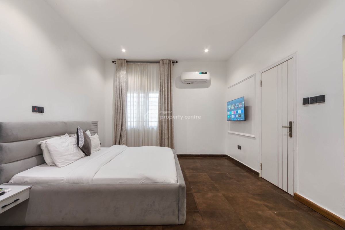 Luxury Three Bedroom with Swimming Pool, Lekki Phase 1, Lekki, Lagos, Flat / Apartment Short Let