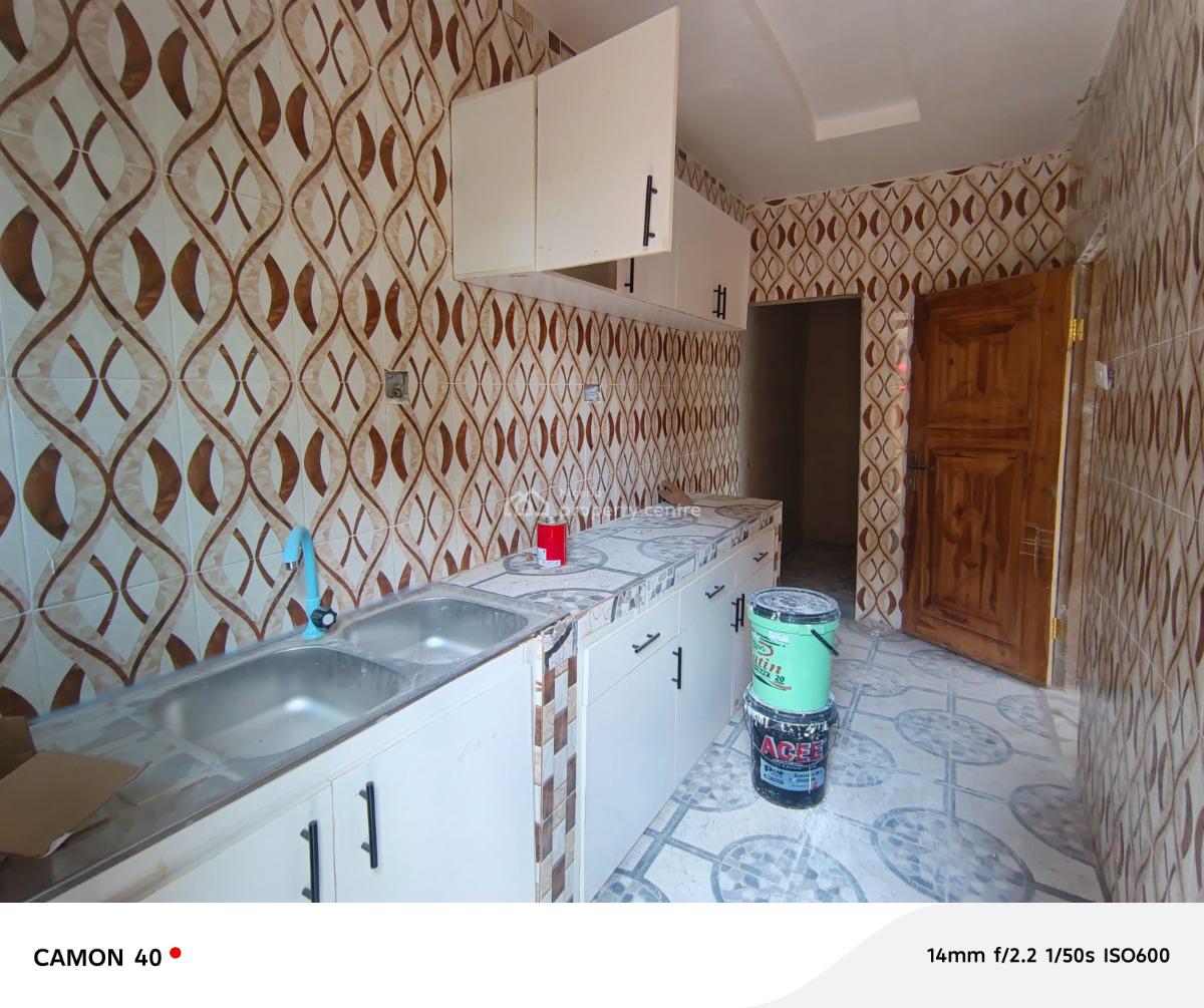 2 Bedroom Flat, Elepe Ijede Road, Ikorodu, Lagos, Flat / Apartment for Rent