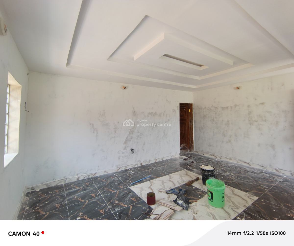 2 Bedroom Flat, Elepe Ijede Road, Ikorodu, Lagos, Flat / Apartment for Rent