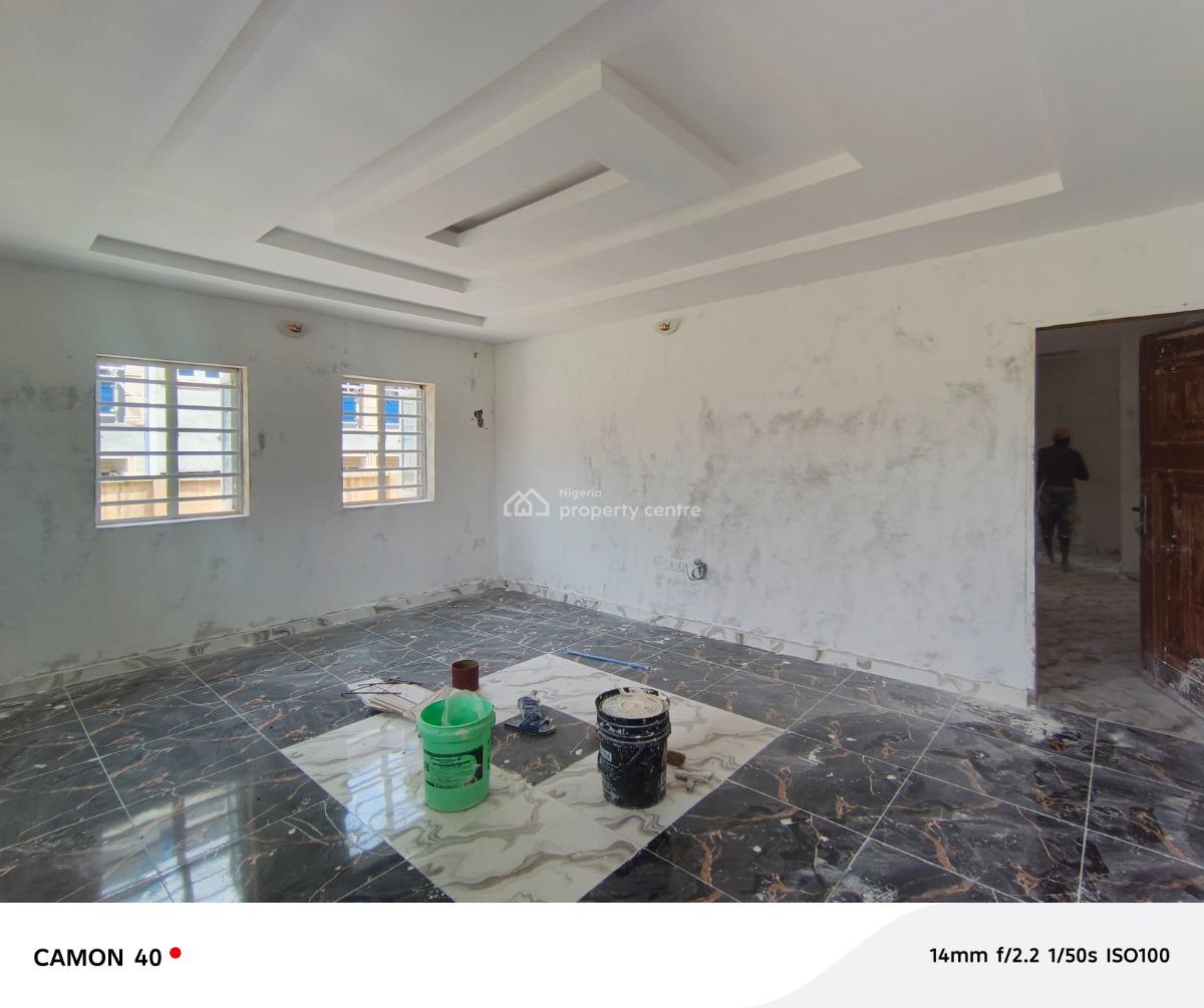 2 Bedroom Flat, Elepe Ijede Road, Ikorodu, Lagos, Flat / Apartment for Rent