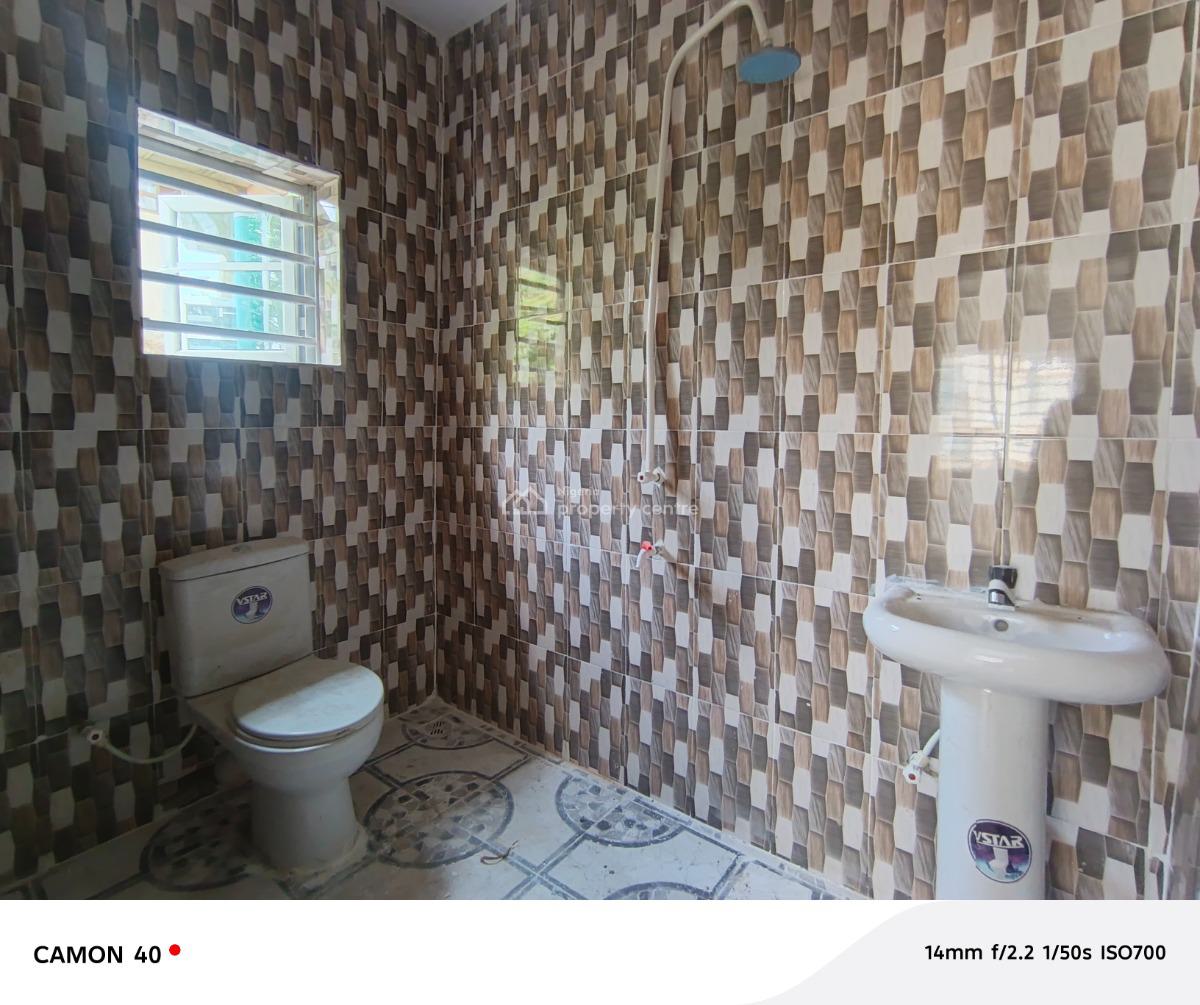 2 Bedroom Flat, Elepe Ijede Road, Ikorodu, Lagos, Flat / Apartment for Rent