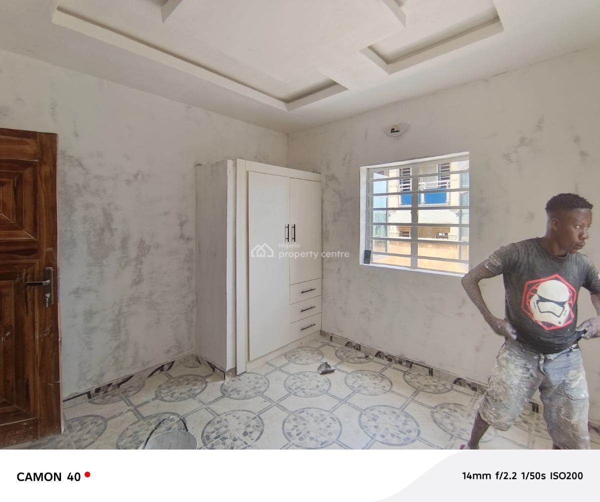2 Bedroom Flat, Elepe Ijede Road, Ikorodu, Lagos, Flat / Apartment for Rent