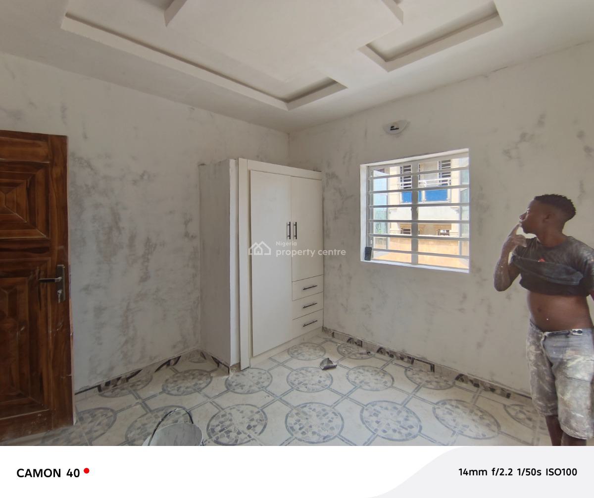 2 Bedroom Flat, Elepe Ijede Road, Ikorodu, Lagos, Flat / Apartment for Rent