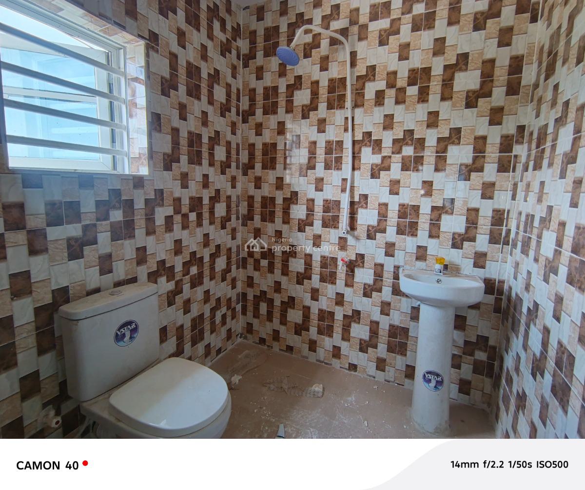 2 Bedroom Flat, Elepe Ijede Road, Ikorodu, Lagos, Flat / Apartment for Rent