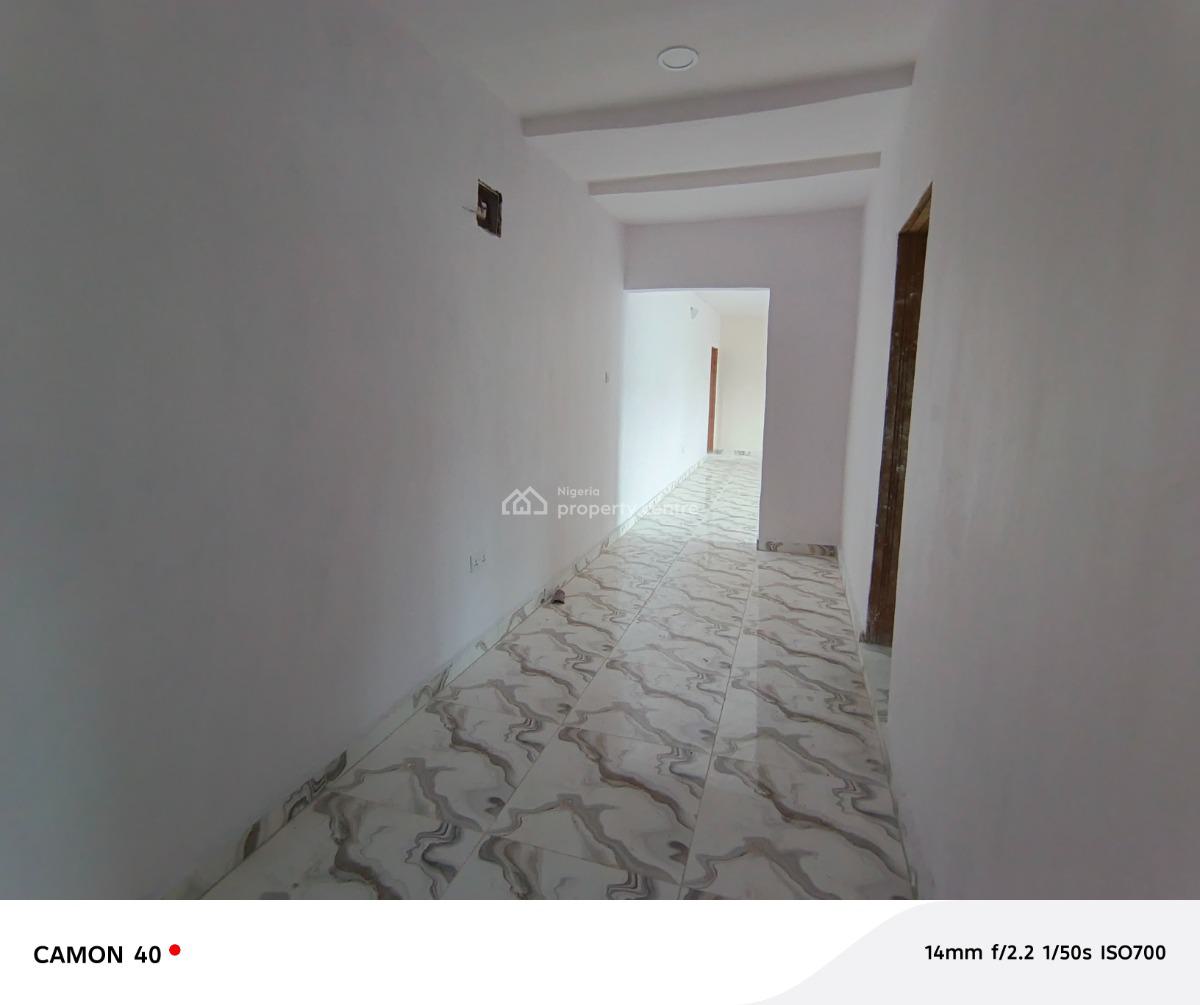 2 Bedroom Flat, Elepe Ijede Road, Ikorodu, Lagos, Flat / Apartment for Rent
