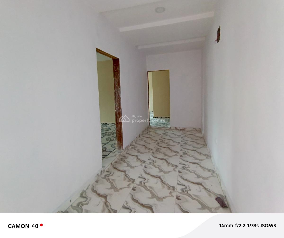 2 Bedroom Flat, Elepe Ijede Road, Ikorodu, Lagos, Flat / Apartment for Rent