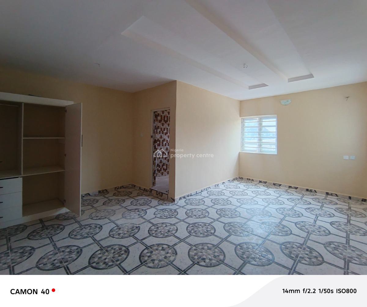 2 Bedroom Flat, Elepe Ijede Road, Ikorodu, Lagos, Flat / Apartment for Rent