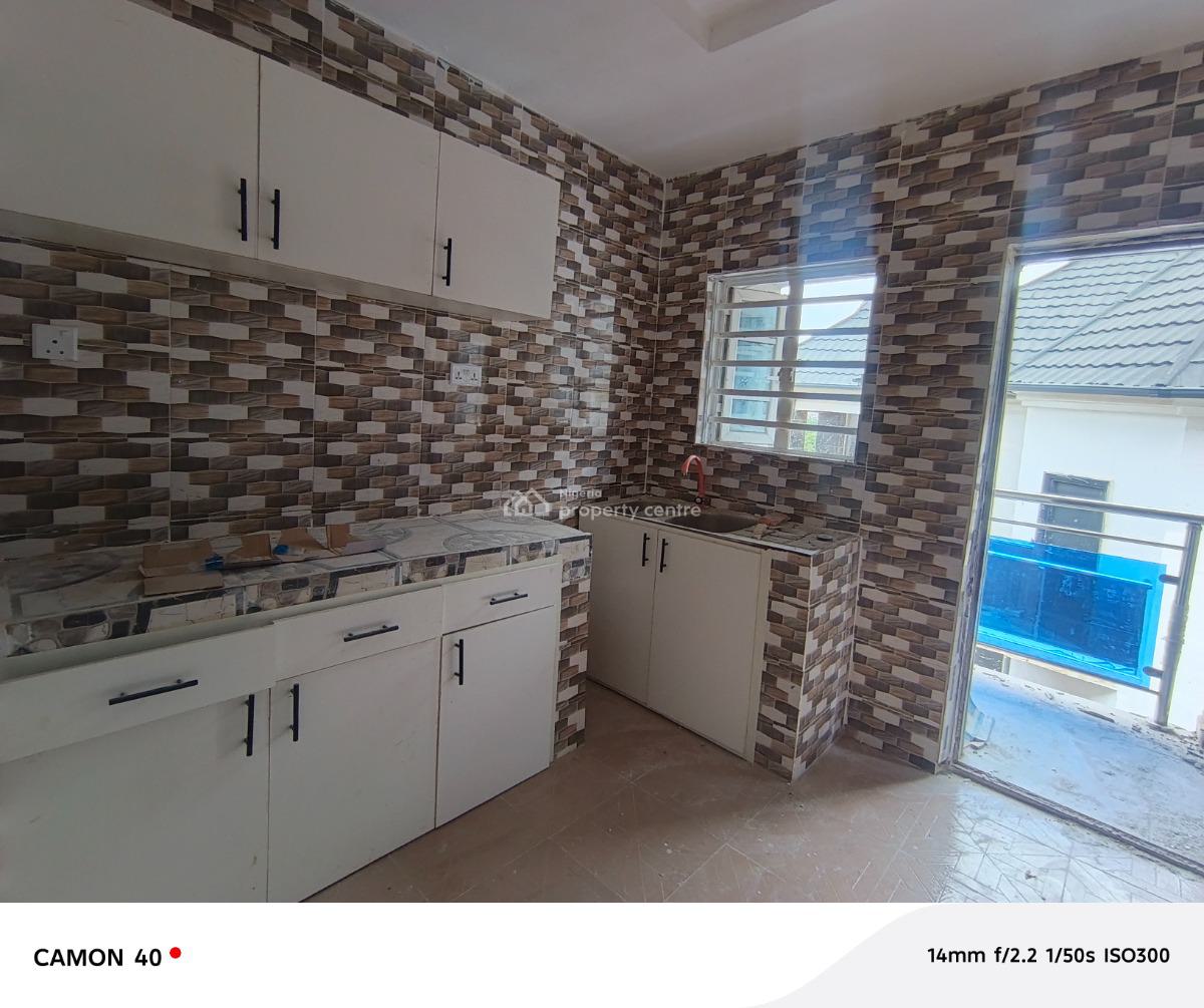 2 Bedroom Flat, Elepe Ijede Road, Ikorodu, Lagos, Flat / Apartment for Rent