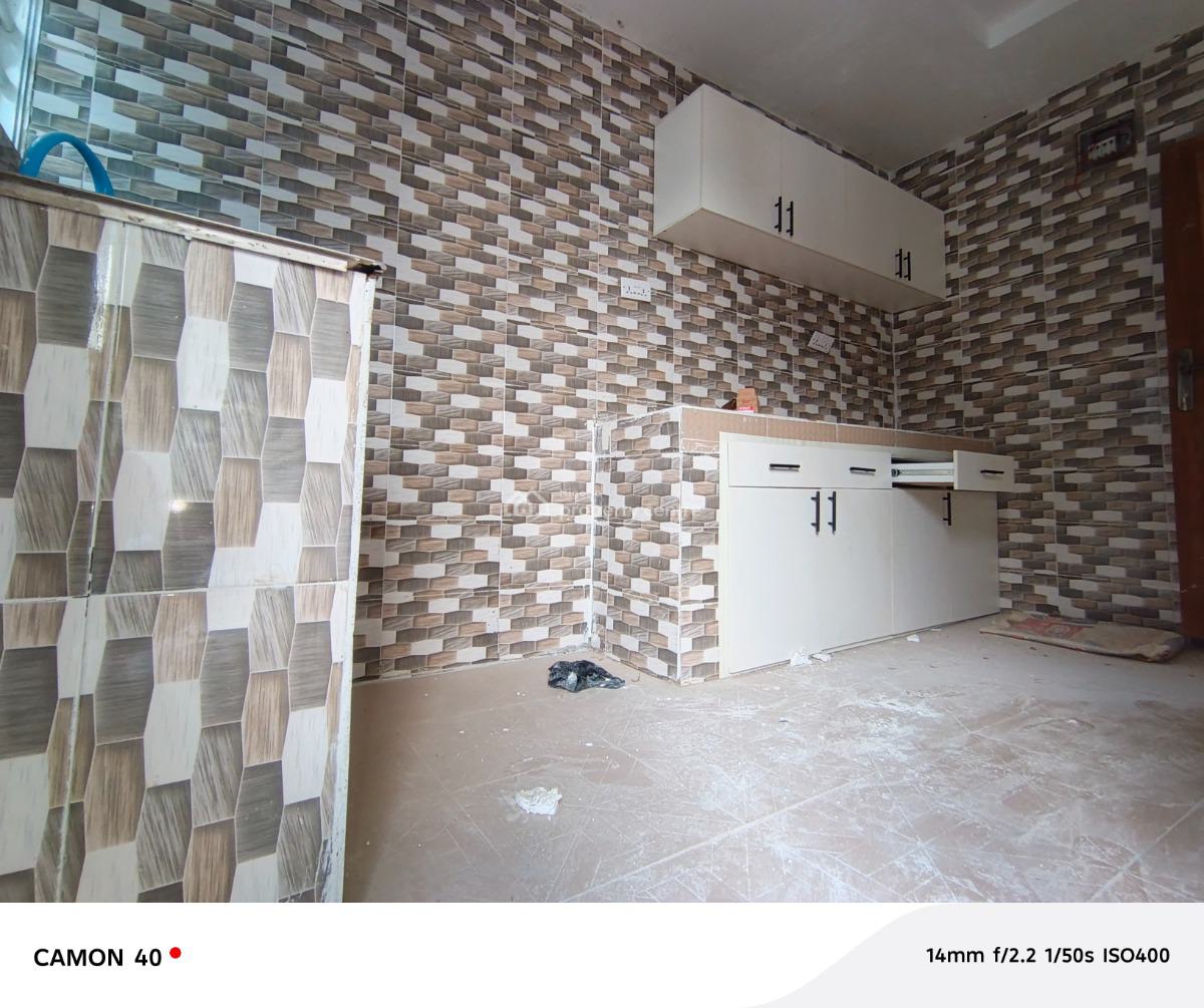 2 Bedroom Flat, Elepe Ijede Road, Ikorodu, Lagos, Flat / Apartment for Rent