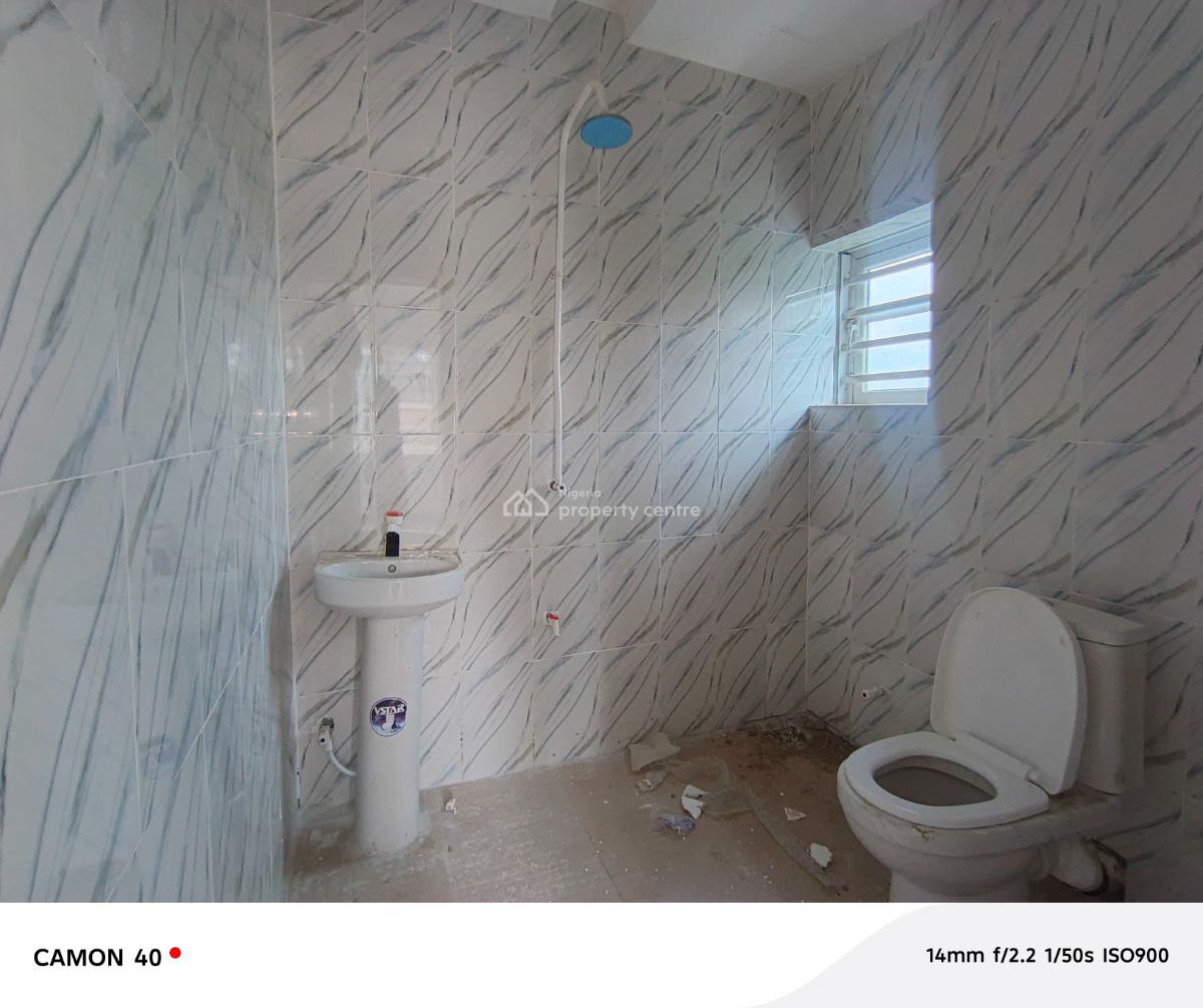 2 Bedroom Flat, Elepe Ijede Road, Ikorodu, Lagos, Flat / Apartment for Rent