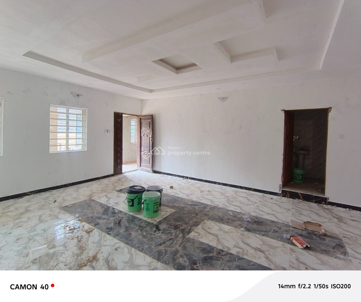 2 Bedroom Flat, Elepe Ijede Road, Ikorodu, Lagos, Flat / Apartment for Rent