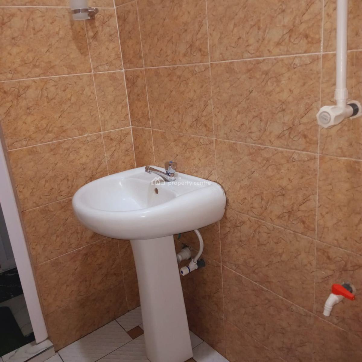 Cosy Studio, Onigbongbo, Maryland, Lagos, Self Contain (single Rooms) Short Let