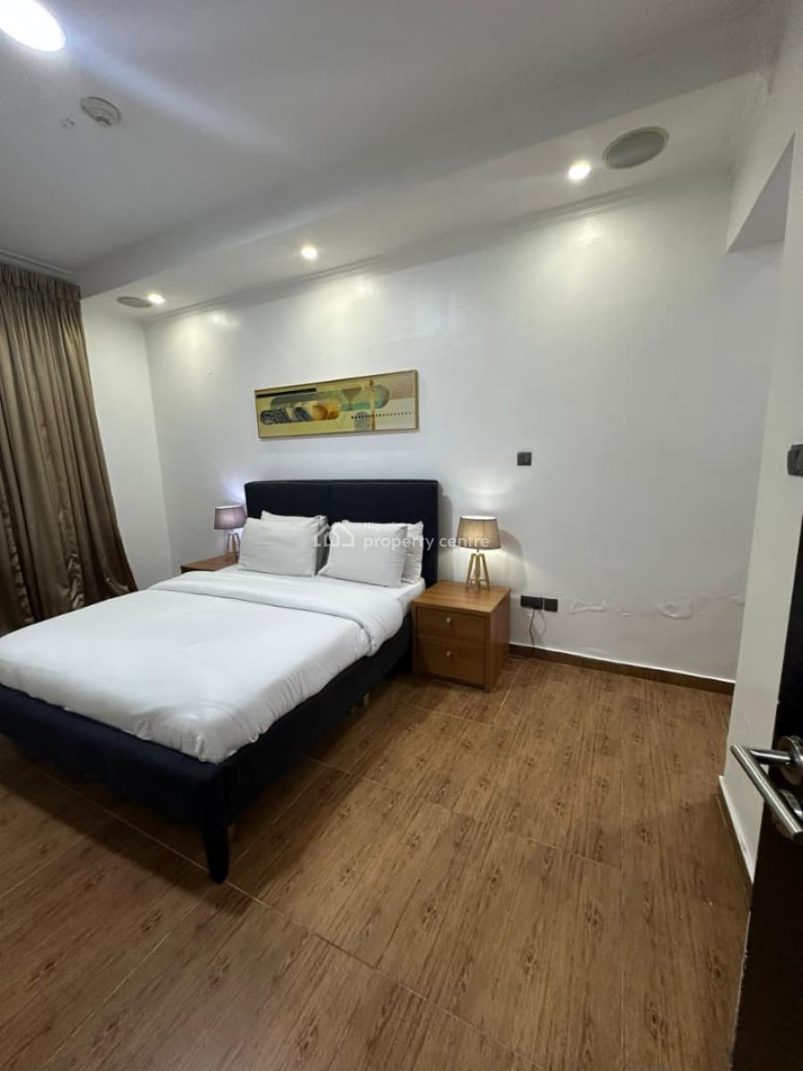 Beautiful 4bedroom Apartment, Lekki Phase 1, Lekki, Lagos, Flat / Apartment Short Let
