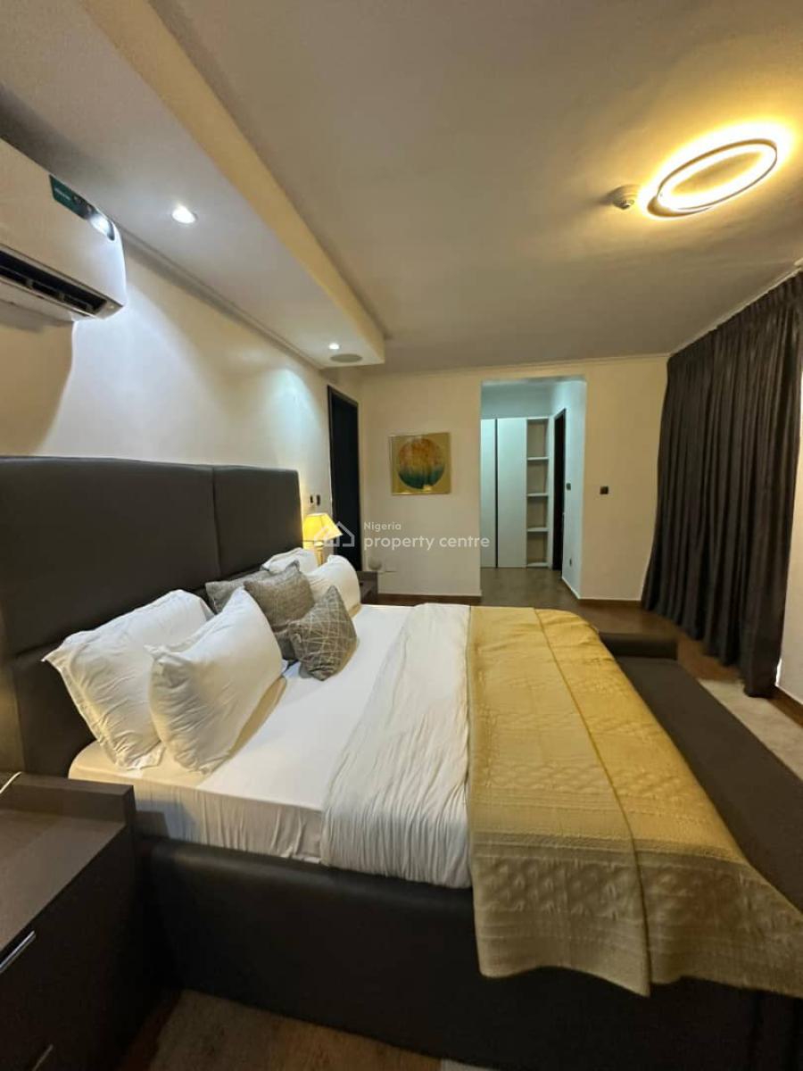 Beautiful 4bedroom Apartment, Lekki Phase 1, Lekki, Lagos, Flat / Apartment Short Let