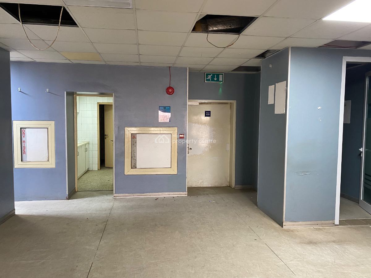 a Fully Service 570sqm Open Plan Office Space, Bank Anthony Way Ikeja Lagos, Ikeja, Lagos, Office Space for Rent