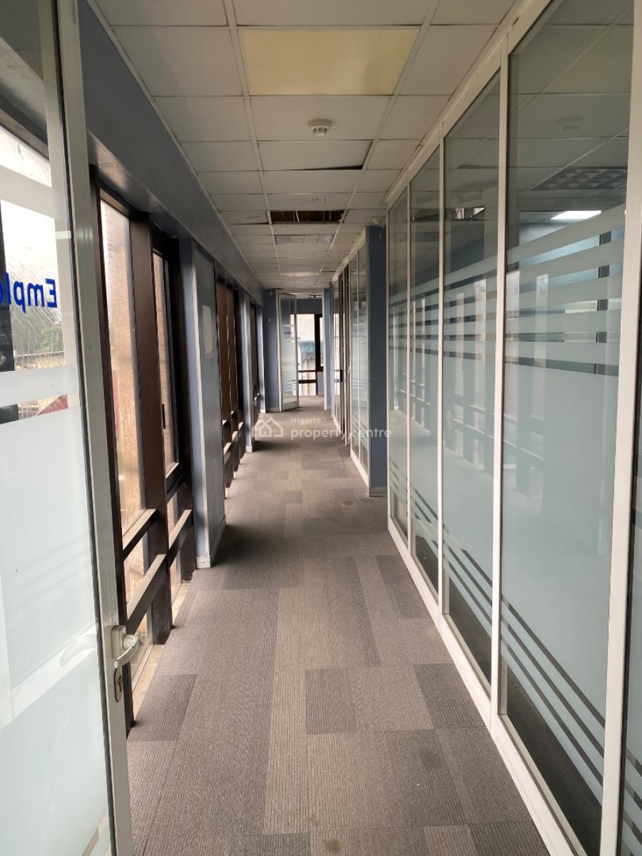 a Fully Service 570sqm Open Plan Office Space, Bank Anthony Way Ikeja Lagos, Ikeja, Lagos, Office Space for Rent