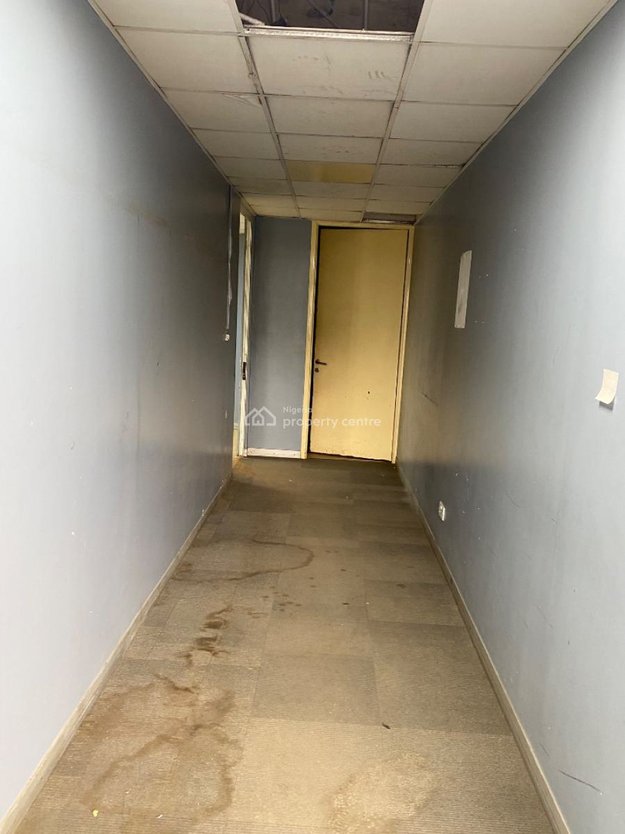 a Fully Service 570sqm Open Plan Office Space, Bank Anthony Way Ikeja Lagos, Ikeja, Lagos, Office Space for Rent