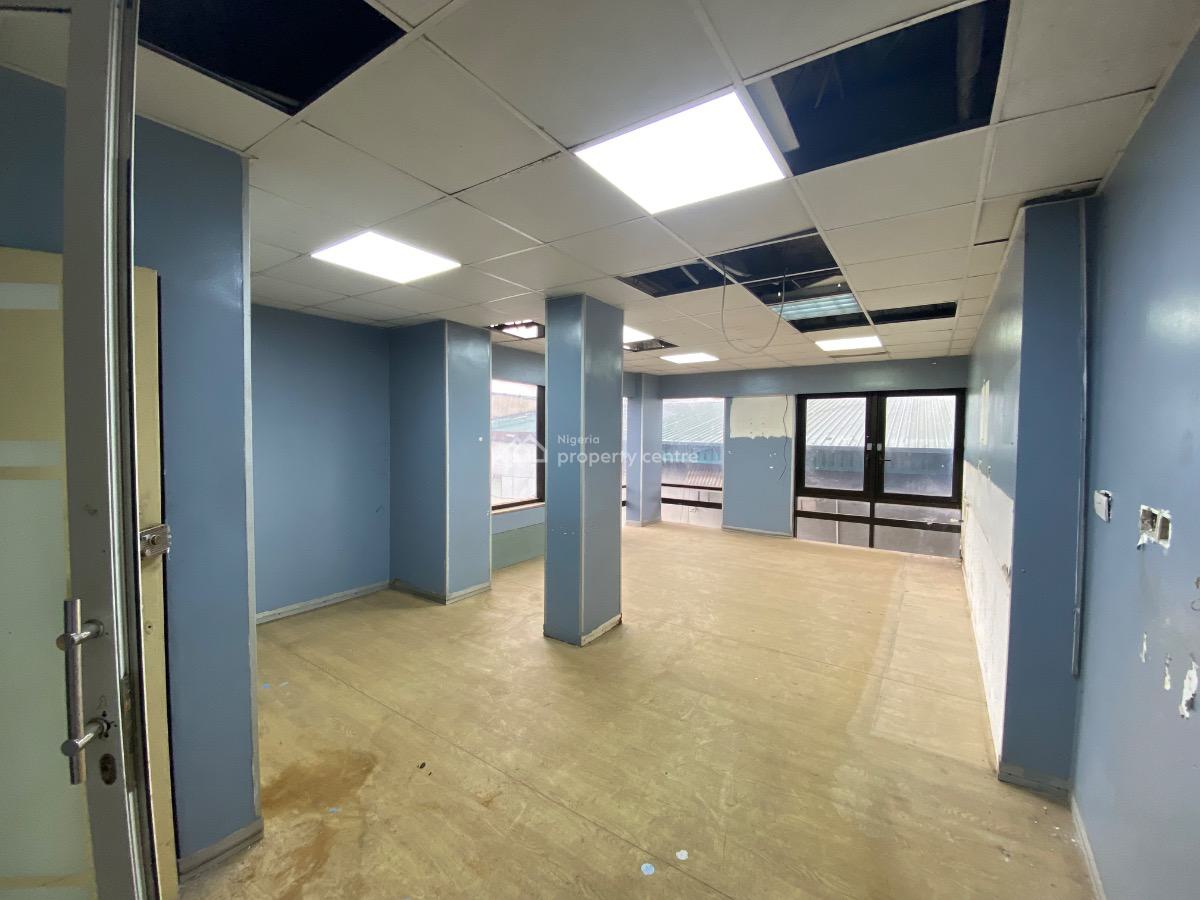a Fully Service 570sqm Open Plan Office Space, Bank Anthony Way Ikeja Lagos, Ikeja, Lagos, Office Space for Rent