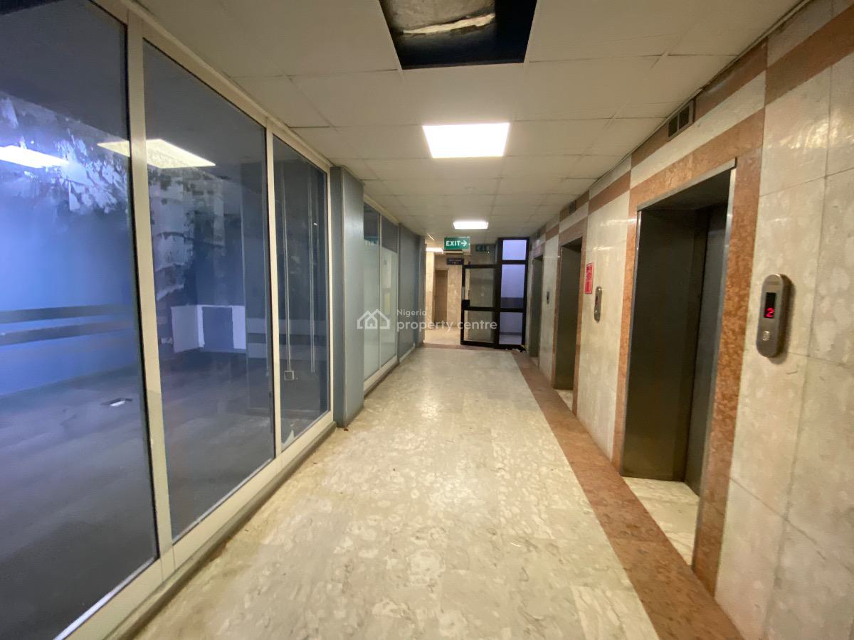 a Fully Service 570sqm Open Plan Office Space, Bank Anthony Way Ikeja Lagos, Ikeja, Lagos, Office Space for Rent