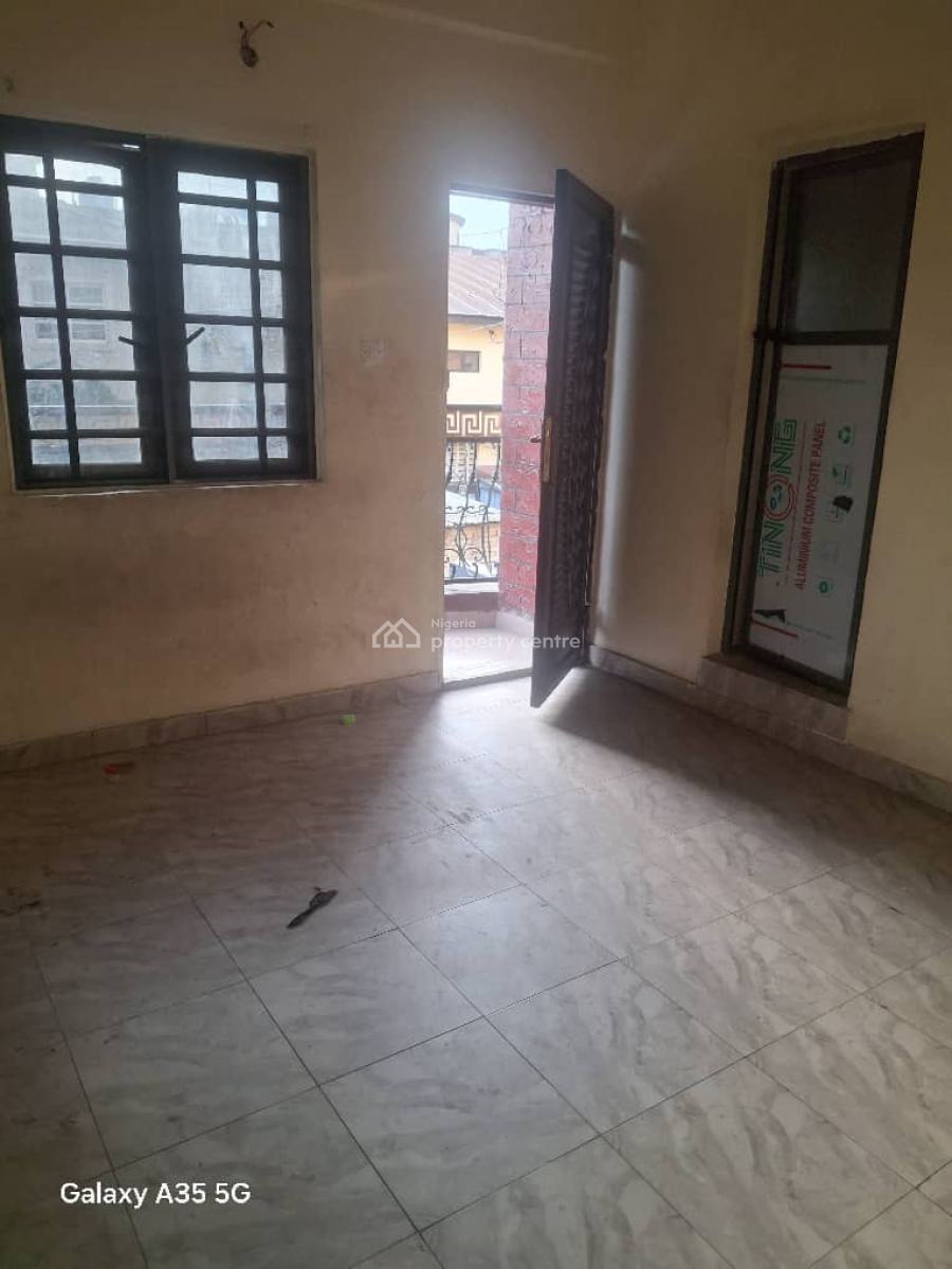 Executive Ensuite 2 Bedrooms Flat, Adekunle, Yaba, Lagos, Flat / Apartment for Rent