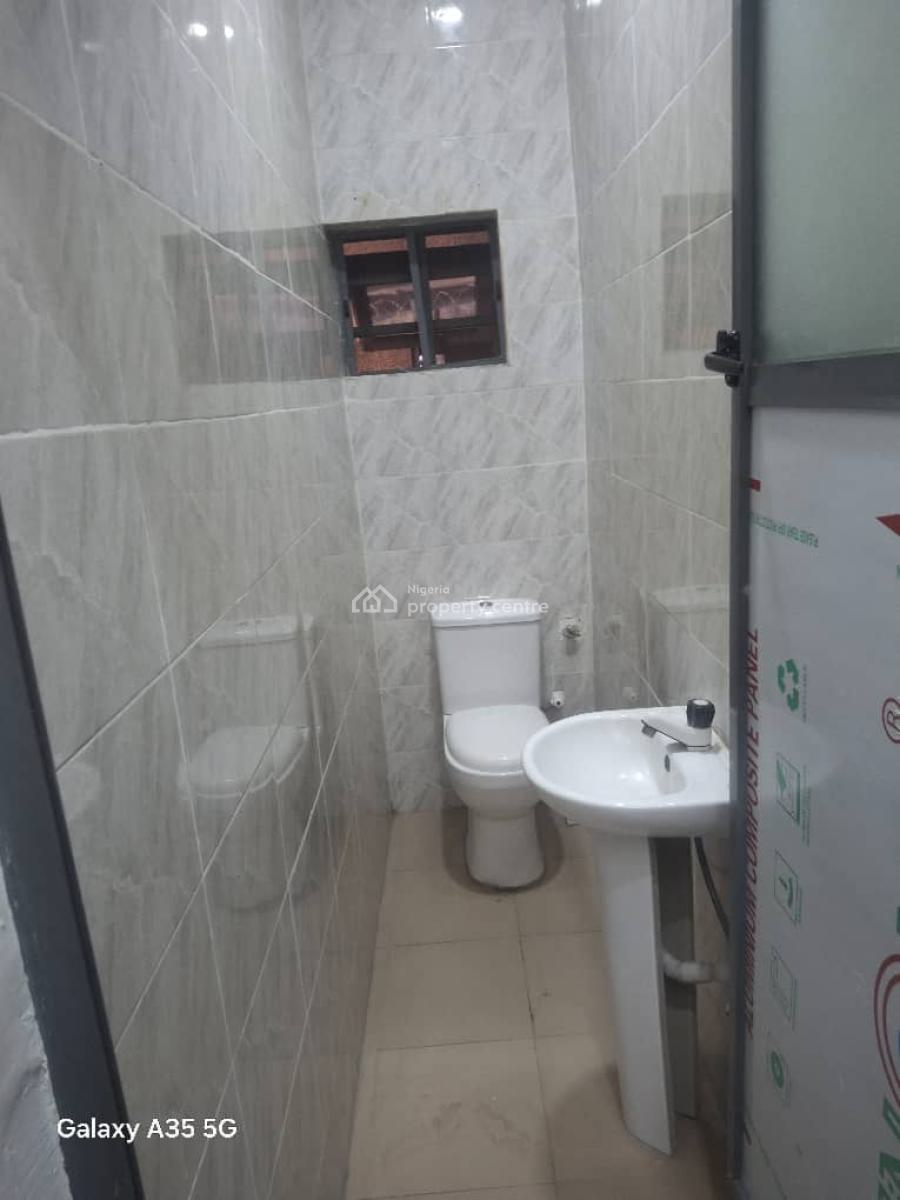 Executive Ensuite 2 Bedrooms Flat, Adekunle, Yaba, Lagos, Flat / Apartment for Rent