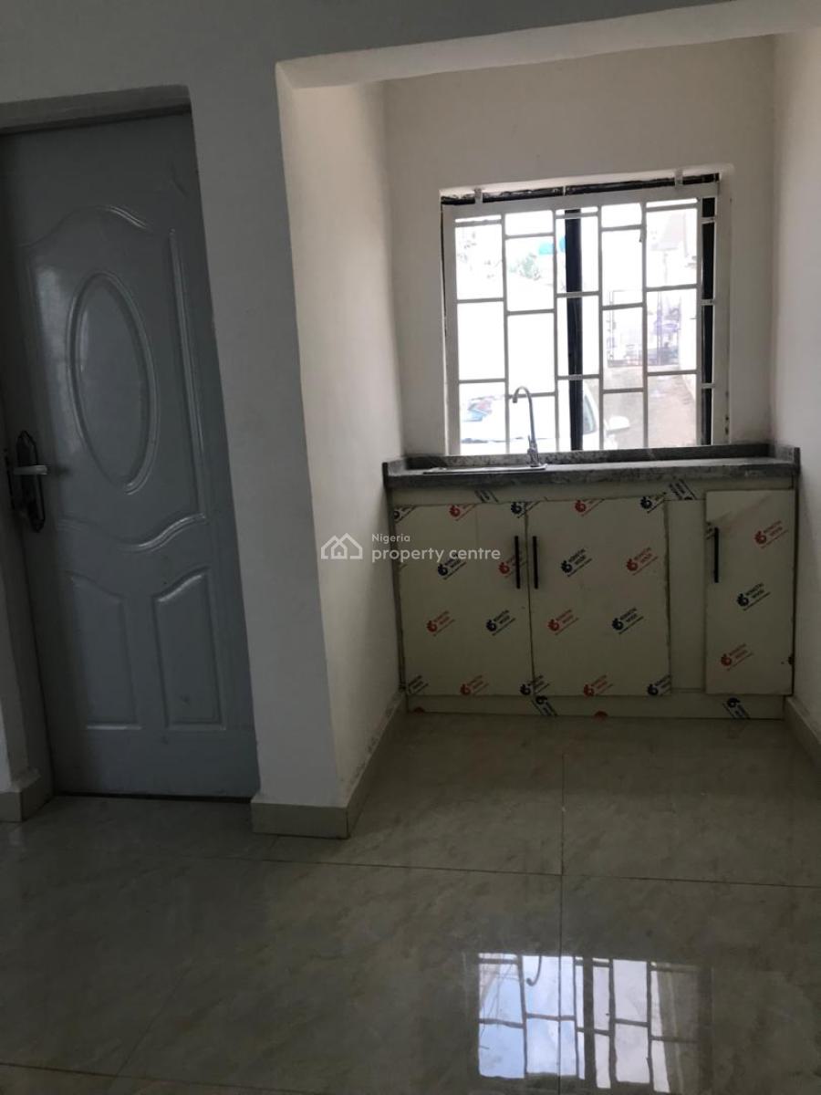 Well Refurbished 2 Bedroom En-suite Bungalow , Perfect for Just Office, Wuse2, Wuse 2, Abuja, Detached Bungalow for Rent
