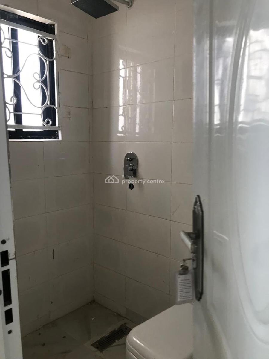 Well Refurbished 2 Bedroom En-suite Bungalow , Perfect for Just Office, Wuse2, Wuse 2, Abuja, Detached Bungalow for Rent