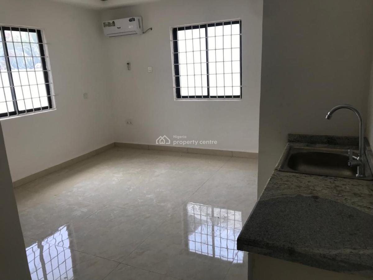 Well Refurbished 2 Bedroom En-suite Bungalow , Perfect for Just Office, Wuse2, Wuse 2, Abuja, Detached Bungalow for Rent