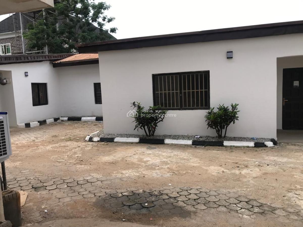 Well Refurbished 2 Bedroom En-suite Bungalow , Perfect for Just Office, Wuse2, Wuse 2, Abuja, Detached Bungalow for Rent