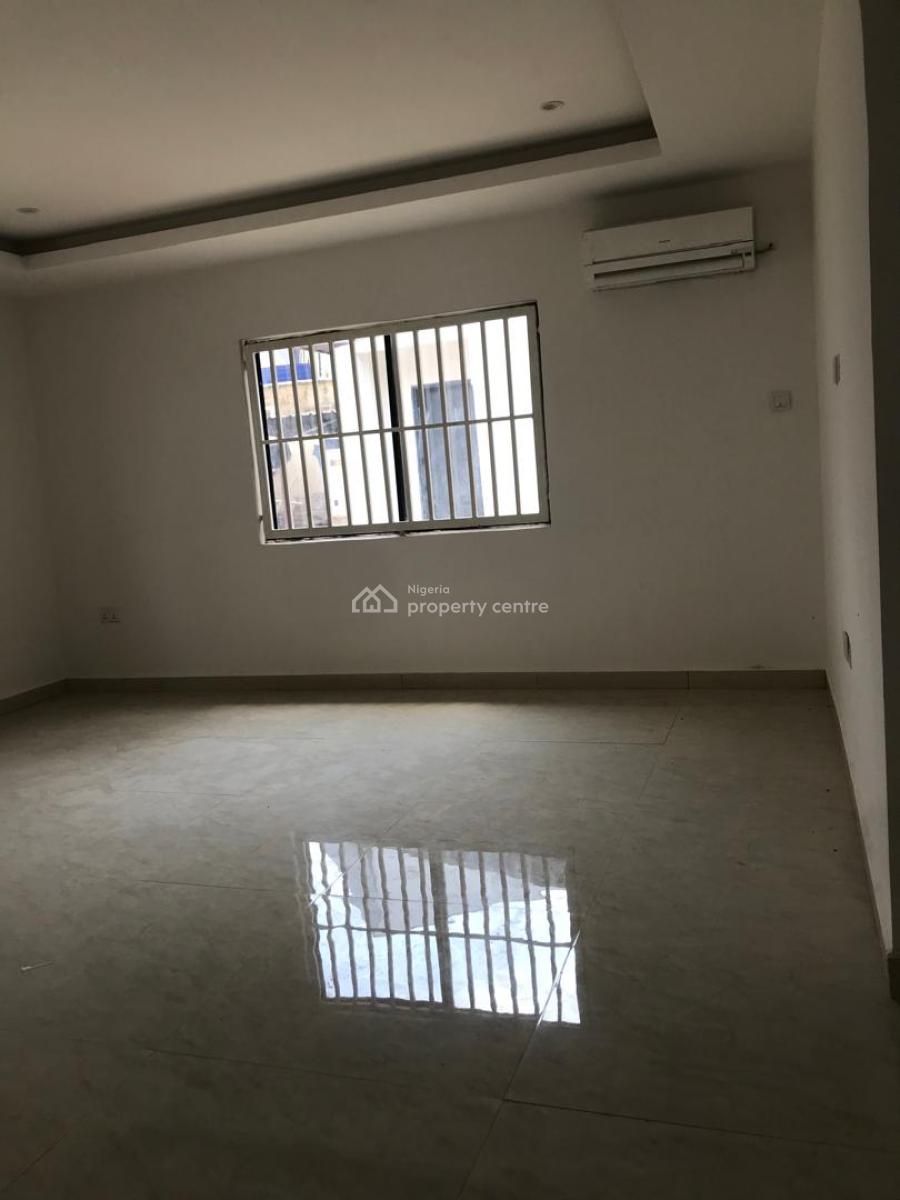Well Refurbished 2 Bedroom En-suite Bungalow , Perfect for Just Office, Wuse2, Wuse 2, Abuja, Detached Bungalow for Rent