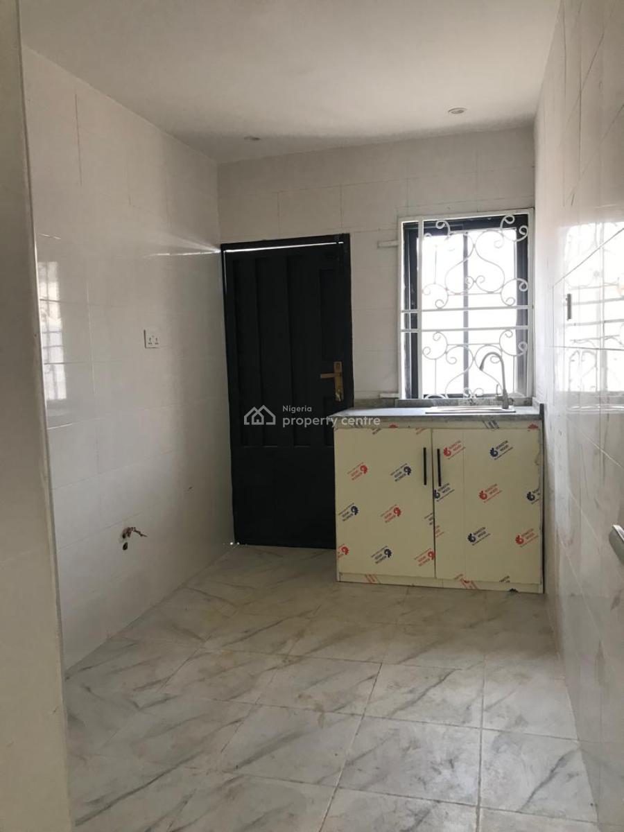 Well Refurbished 2 Bedroom En-suite Bungalow , Perfect for Just Office, Wuse2, Wuse 2, Abuja, Detached Bungalow for Rent