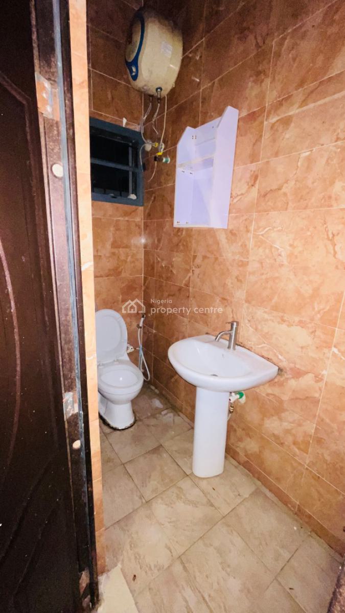 Spacious Miniflat with Guest Toilet., Bera Estate, Osapa, Lekki, Lagos, Mini Flat (room and Parlour) for Rent