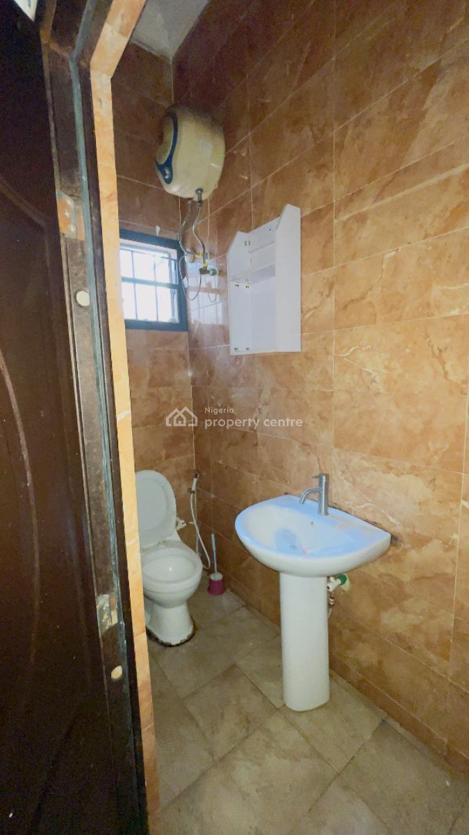 Spacious Miniflat with Guest Toilet., Bera Estate, Osapa, Lekki, Lagos, Mini Flat (room and Parlour) for Rent