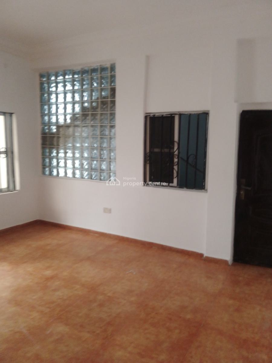 2 Bedroom Flat Upstairs, Gated Estate Off Orchid Road Lekki Lagos State, Lekki, Lagos, Flat / Apartment for Rent