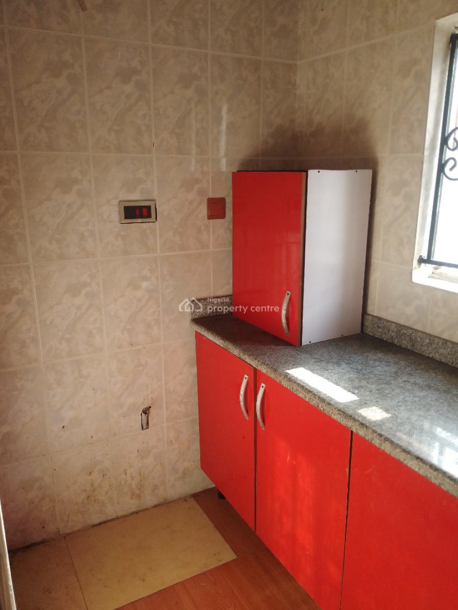 2 Bedroom Flat Upstairs, Gated Estate Off Orchid Road Lekki Lagos State, Lekki, Lagos, Flat / Apartment for Rent