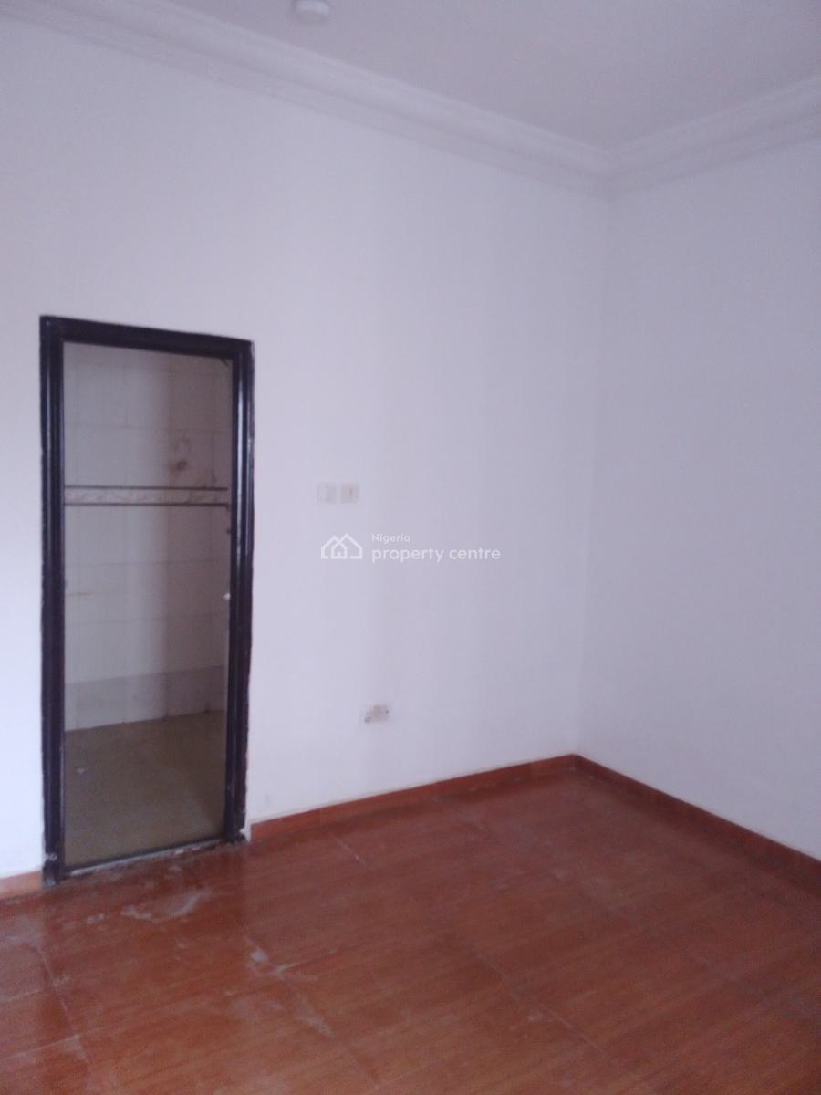 2 Bedroom Flat Upstairs, Gated Estate Off Orchid Road Lekki Lagos State, Lekki, Lagos, Flat / Apartment for Rent