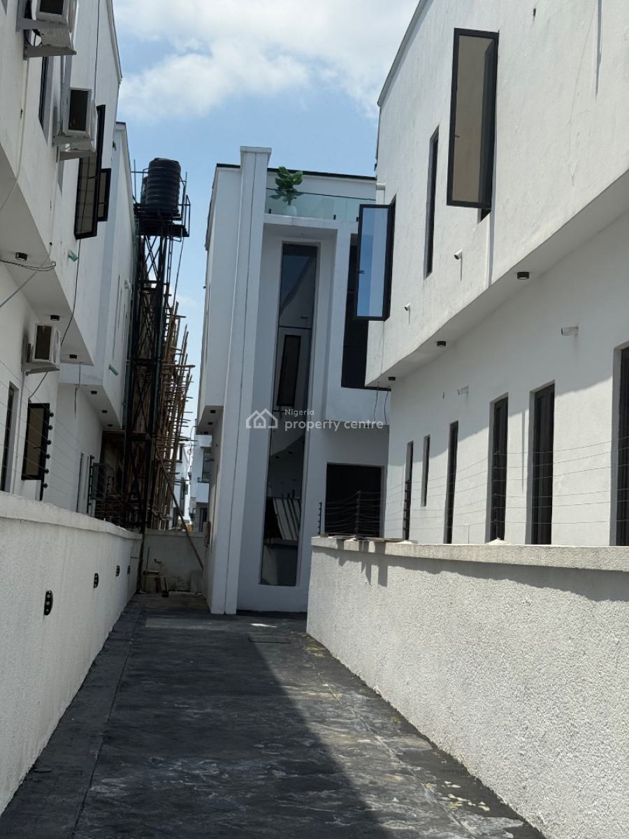 4 Bedroom Fully Detached Duplex with Bq for Distress, Captain’s Court Estate/lekki Palm City Estate, Ajah, Lagos, Detached Duplex for Sale