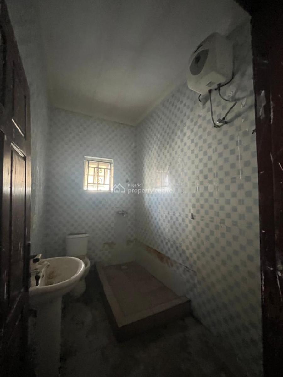 Renovated 3 Bedroom Flat, Sangotedo, Ajah, Lagos, Flat / Apartment for Rent