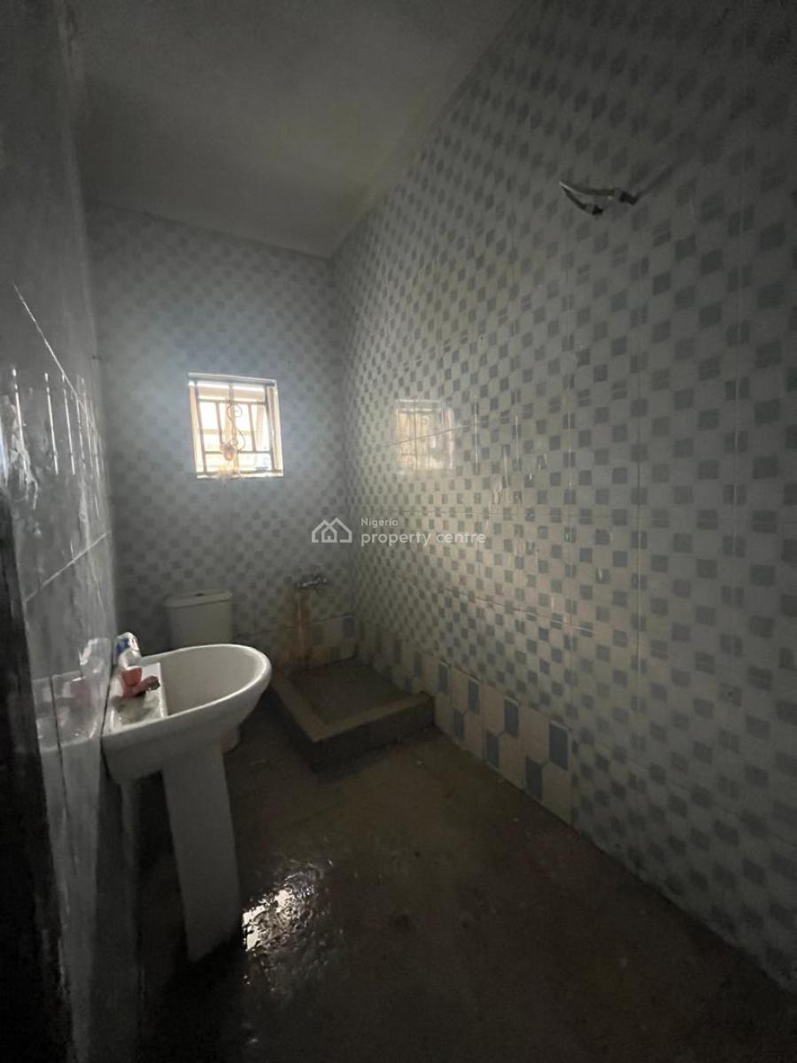 Renovated 3 Bedroom Flat, Sangotedo, Ajah, Lagos, Flat / Apartment for Rent