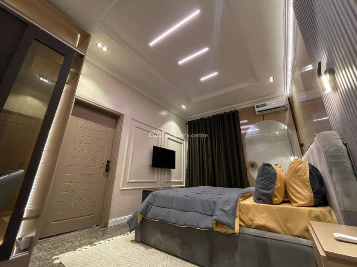 1 Bedroom Apartment, Lekki Phase 1, Lekki, Lagos, Mini Flat (room and Parlour) Short Let